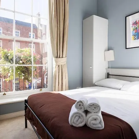 Appartement 2bed Flat With Private Balcony And Fireplace