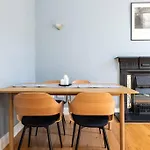 Apartament 2bed Flat With Private Balcony And Fireplace *