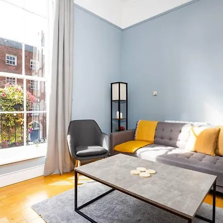 2bed Flat With Private Balcony And Fireplace 아파트 *