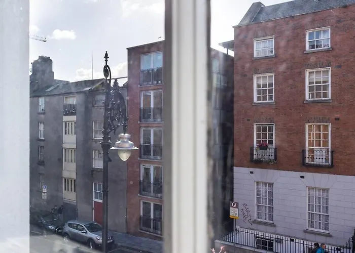 2bed Flat With Private Balcony And Fireplace Daire