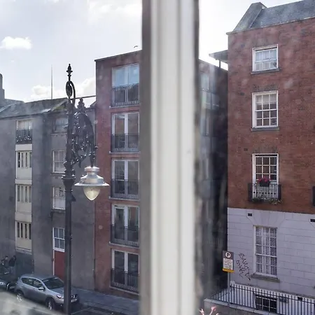 2bed Flat With Private Balcony And Fireplace Apartamento