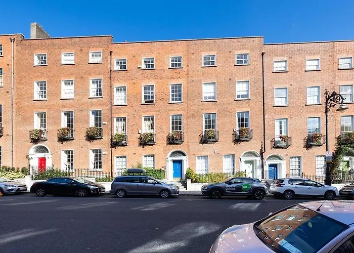 2bed Flat With Private Balcony And Fireplace *